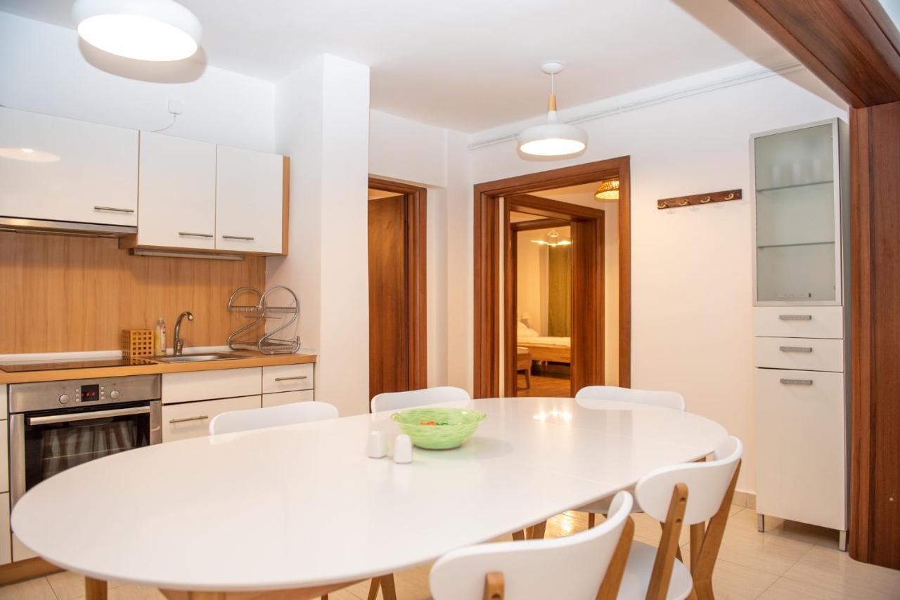 Classic Apartment Near The City Center Cluj-Napoca Exterior photo