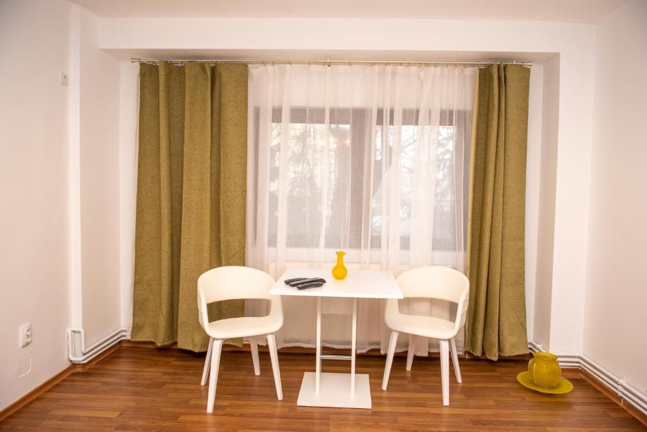 Classic Apartment Near The City Center Cluj-Napoca Exterior photo
